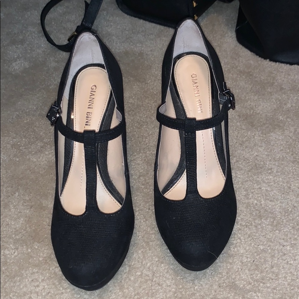 Size 7 black t strap Mary Jane heels Gianni bini